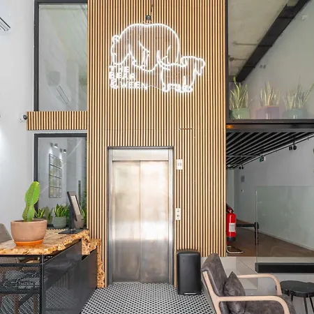 The Bear And Ween Отель