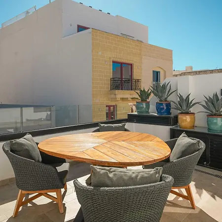 Отель The Bear And Ween