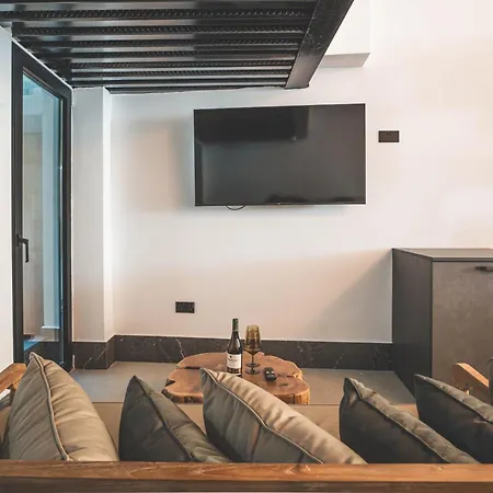 Отель The Bear And Ween