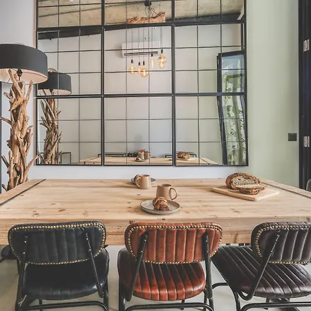 Отель The Bear And Ween