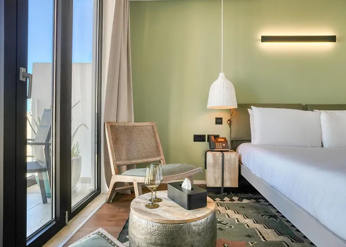 The Bear And Ween Hotel