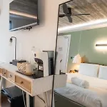 The Bear And Ween Hotel San Ġiljan