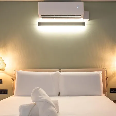 The Bear And Ween Hotel *