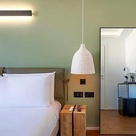The Bear And Ween Hotel