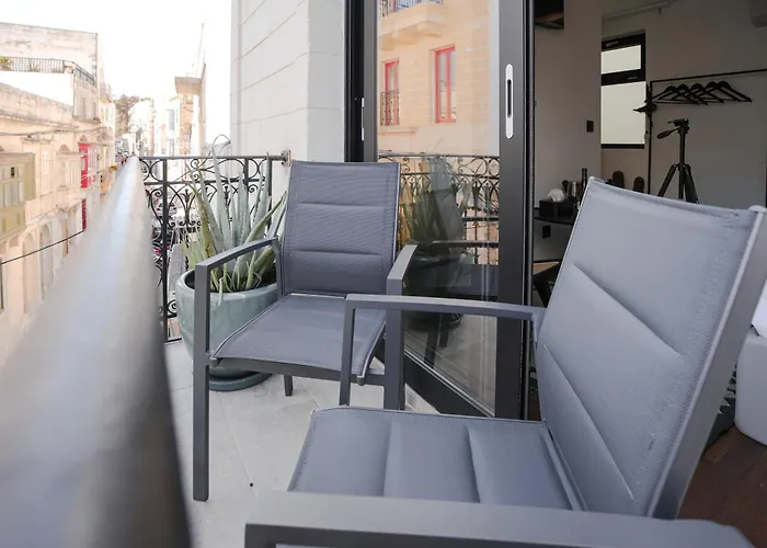 Отель The Bear And Ween *