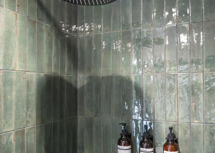 The Bear And Ween Отель *