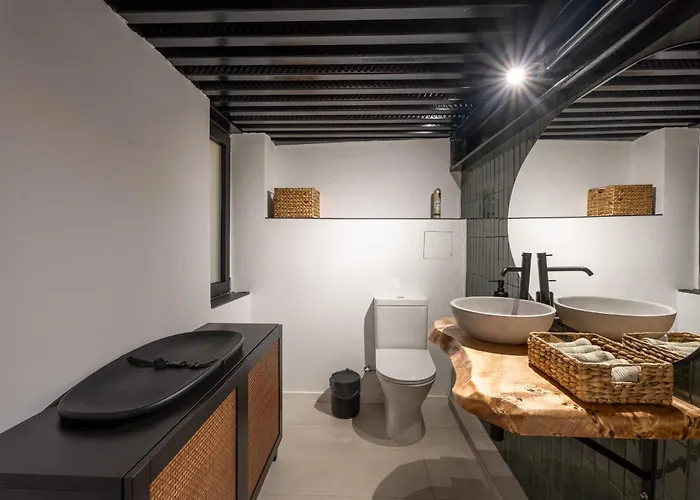 The Bear And Ween Hotel