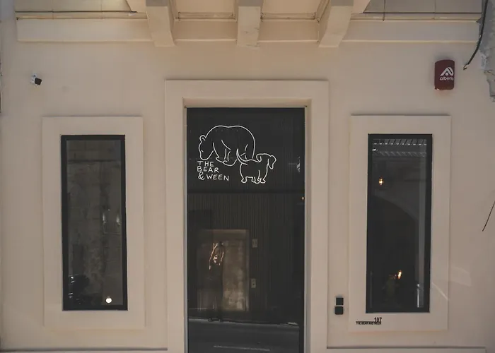 The Bear And Ween Отель *