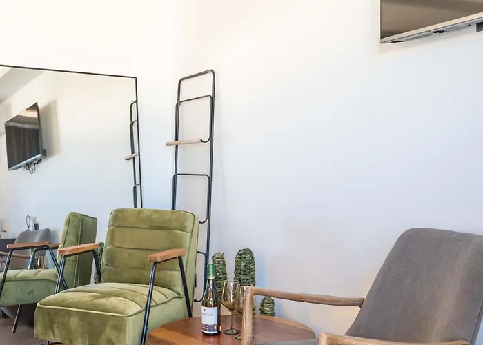 The Bear And Ween Отель