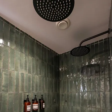 Hotel The Bear And Ween *